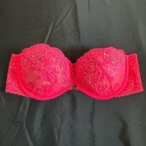 Victoria’s Secret padded strapless bra 34b like new